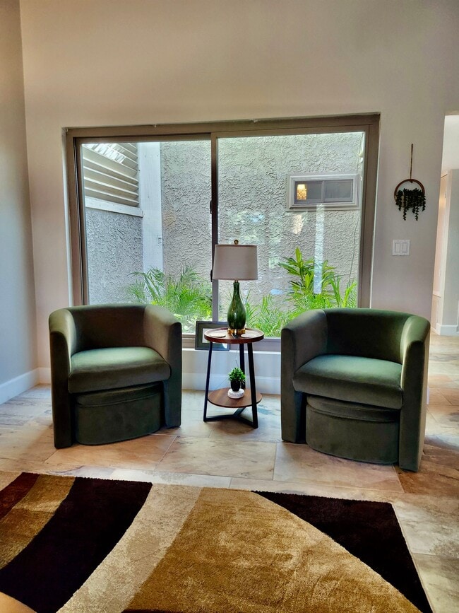 Building Photo - 3177 Bel Air Dr