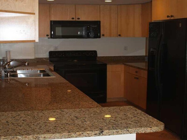 Foto del edificio - 10350 W Bay Harbor Dr