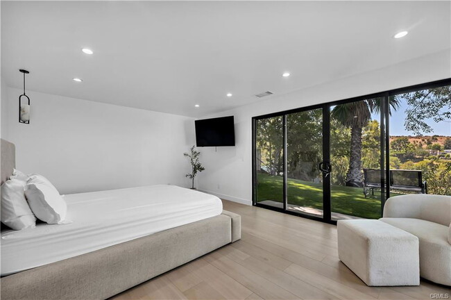 Foto del edificio - 17072 Oak View Dr