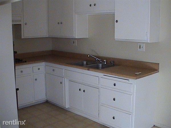 Building Photo - 4810 N Sierra Way