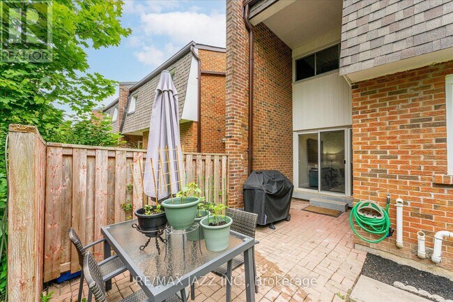 Building Photo - 103 Dovedale Dr