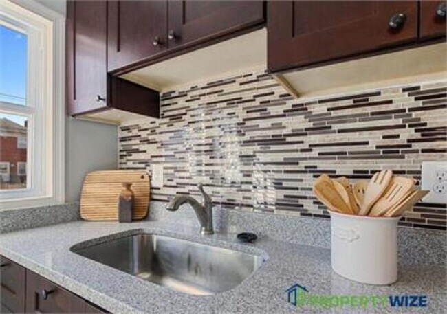 Foto del edificio - 2214 Redthorn Rd