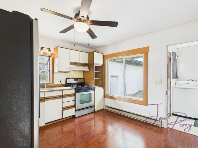 Foto del edificio - Two Bedroom One Bath House for Rent in Everson with Detached Garage