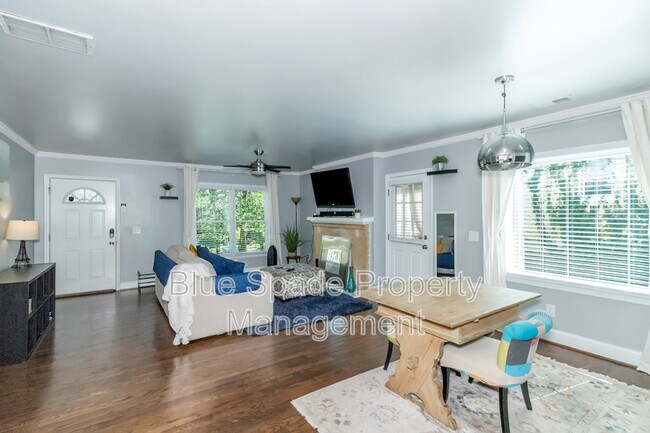 Foto del edificio - 1475 Graham St SW