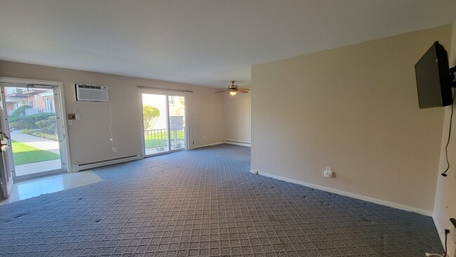 Building Photo - 15 Cottage St