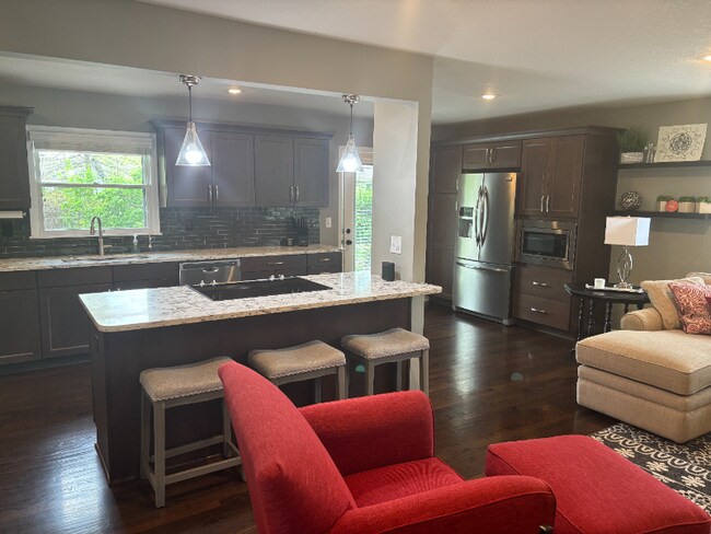 Foto del edificio - 5819 W 84th Terrace