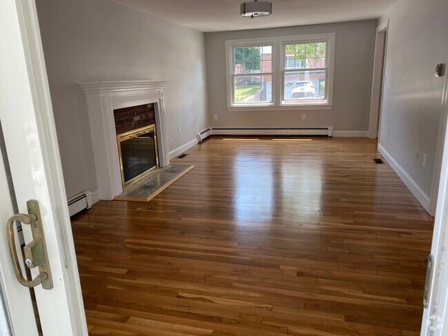 Building Photo - 17 Piermont St