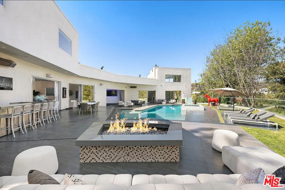 Foto principal - 2666 Hutton Dr