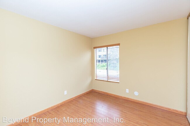 Building Photo - 3 br, 2.5 bath House - 10581 Caminito Bass...