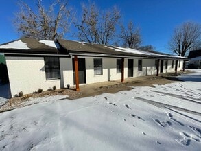 Building Photo - 202 Dogwood St