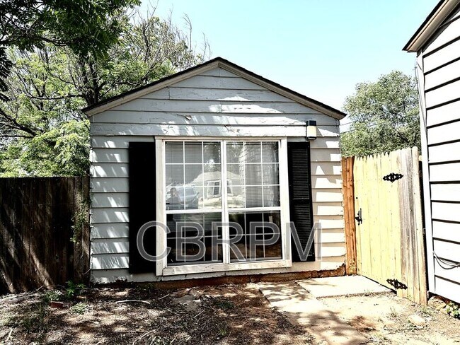 Building Photo - 2216 30th St