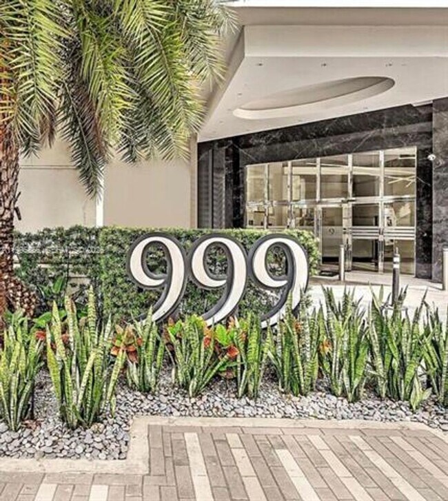 Foto del edificio - 999 SW 1st Ave