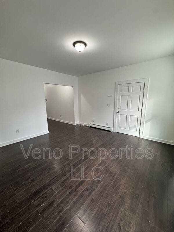 Building Photo - 5 Marshall St