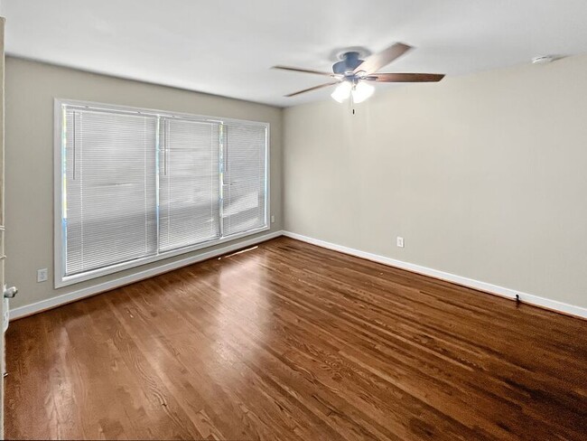 Foto del edificio - 244 E Haven Dr