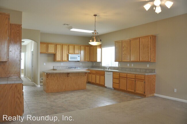 Building Photo - 4 br, 2.5 bath House - 9436 Winding River Way
