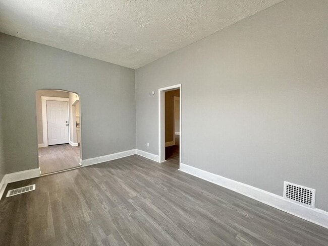 Building Photo - 609 McKinney Ave