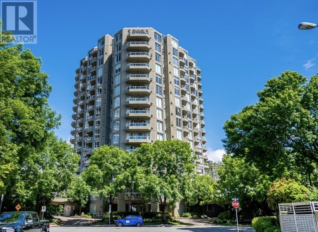 Primary Photo - 1135-1135 Quayside Dr