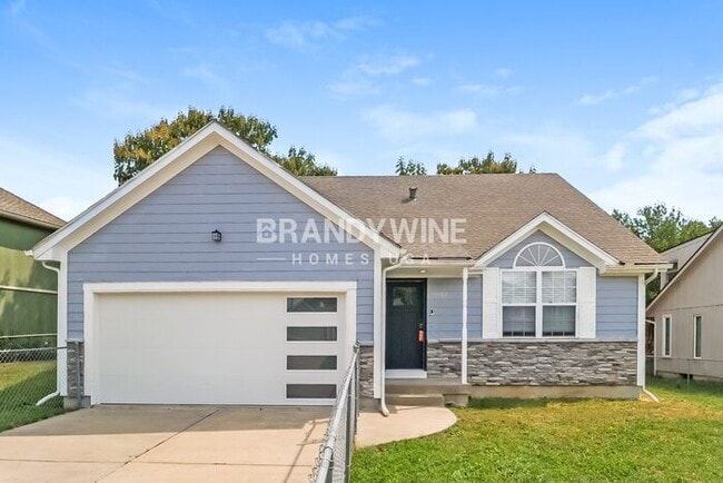 Building Photo - 13707 Bennington Ave