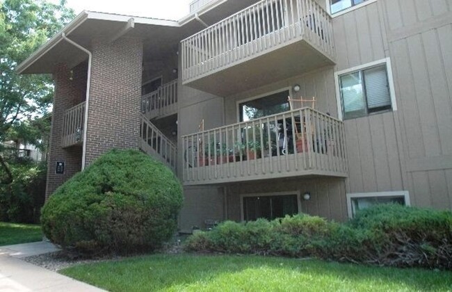 Foto del edificio - Two Bedroom Condo At Aspen Grove In North ...