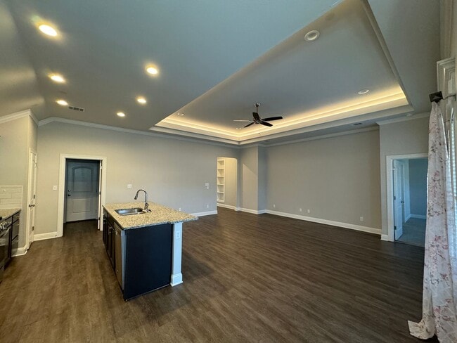 Building Photo - Owner offering a monthly Military discount for active military! Haughton School District... Close...