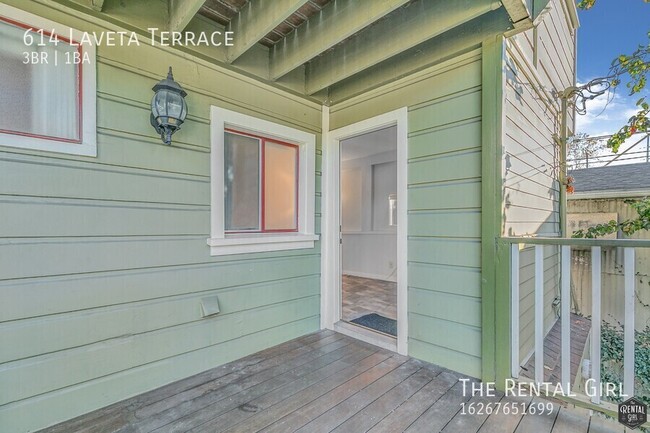 Building Photo - Charming Victorian Lower Unit in Angelino ...