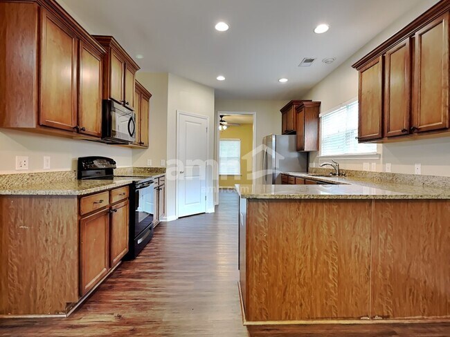 Foto del edificio - 498 Stonebridge Cir