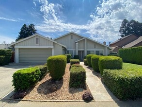 Building Photo - 8936 Shady Vista Ct