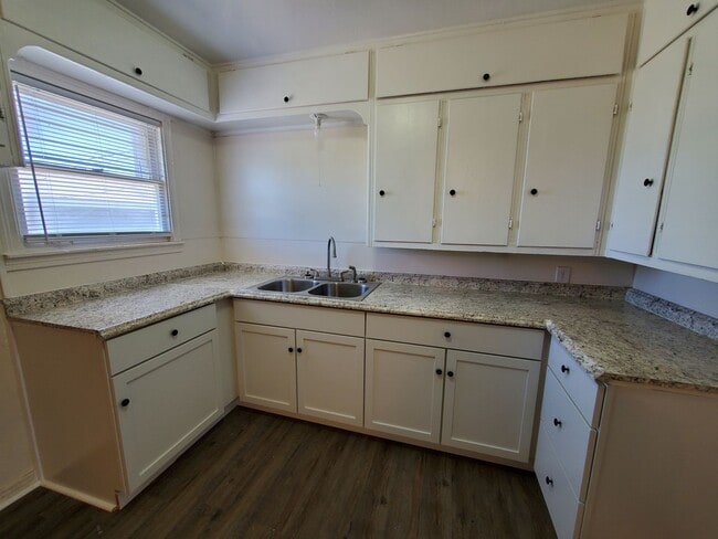 Building Photo - Remodeled 3-bedroom 1 bath home with large fenced in back yard!