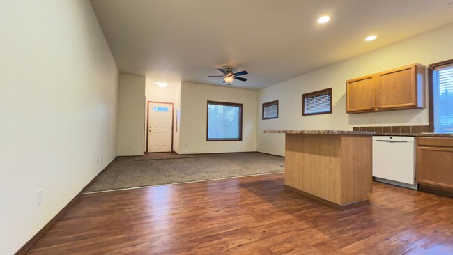 Foto del edificio - Westside Olympia 3 Bedroom / Garage / Full...