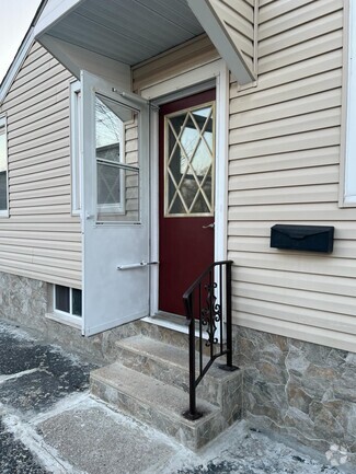 Building Photo - 210 Kansas Ave