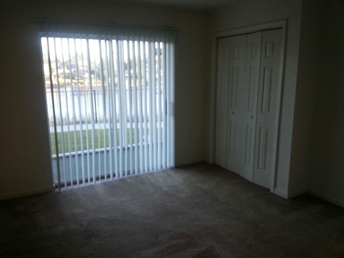 Building Photo - 608 Waterway Village Blvd