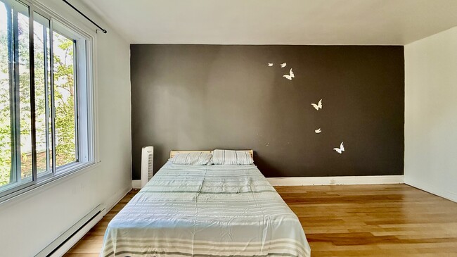 Building Photo - 3795 Av Saint-Kévin