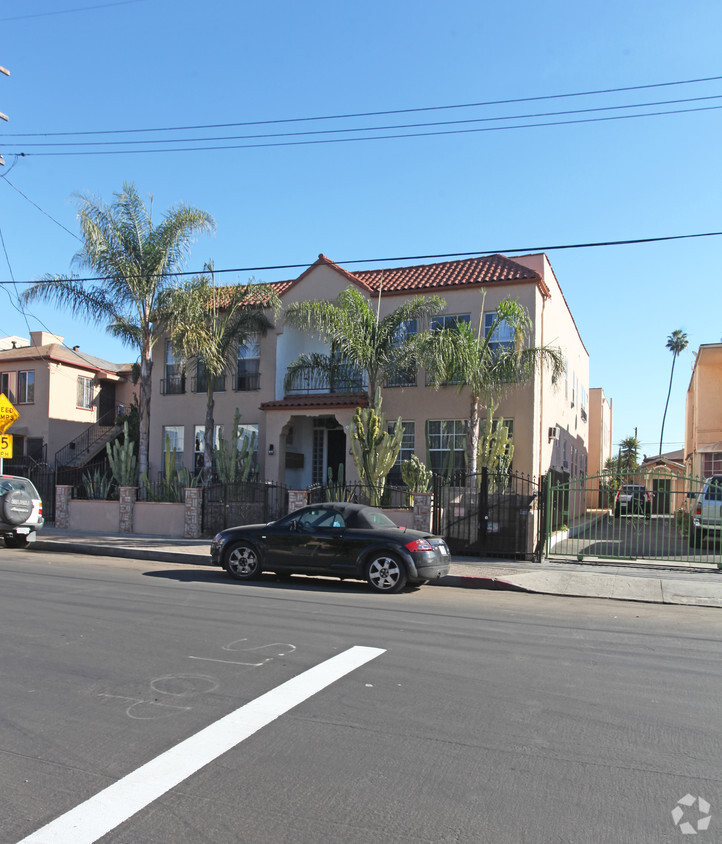 Foto principal - 1152 N Kingsley Dr