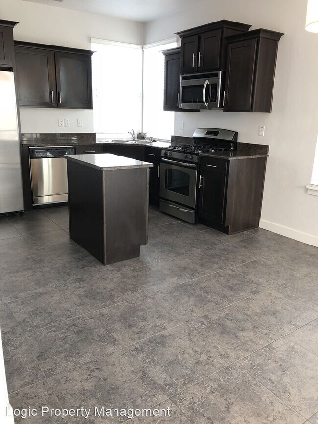 Building Photo - 2 br, 2.5 bath House - 4594 W South Jordan...