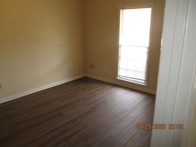 Building Photo - Oglethorpe, 2024 #21 W