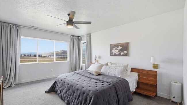 Foto del edificio - 328 W Snowberry Dr