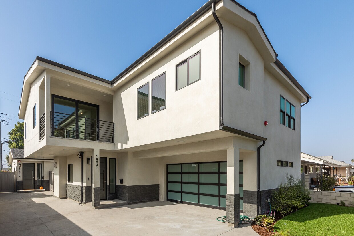 Foto principal - 15521 Patronella Ave