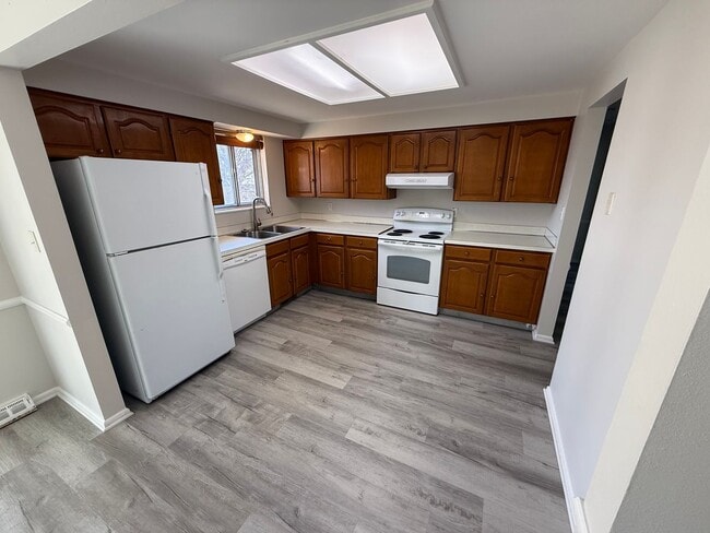 Building Photo - Spacious 3-bedroom ranch in quiet Arvada Neighborhood