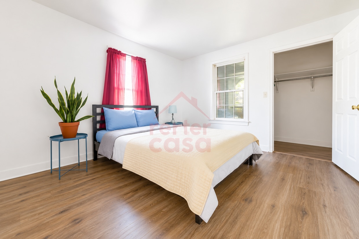THE CUSTER| Atlanta home just a 4-minute walk to the bus stop at Willingham Dr @ Colville Ave, of... - Atlanta Home, a 4 minute walk to bus stop Willingham Dr @ Colville Ave