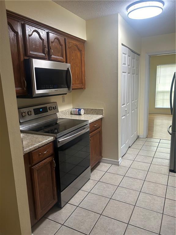 Building Photo - 538 Highland Woods Dr W