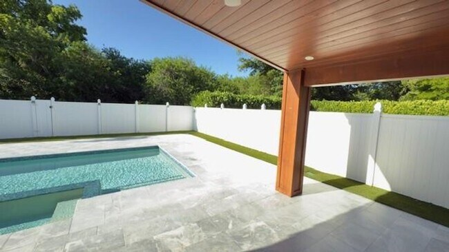 Foto del edificio - 4629 SW 12th St