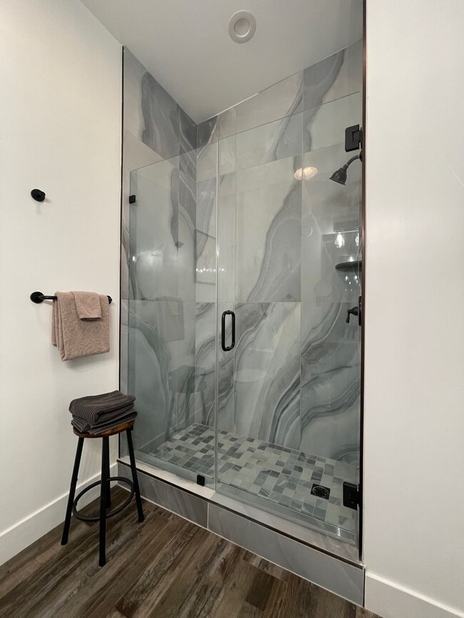 Building Photo - Custom Private Cottage near Arden Park