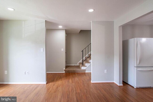 Foto del edificio - 9709 Lakepointe Dr