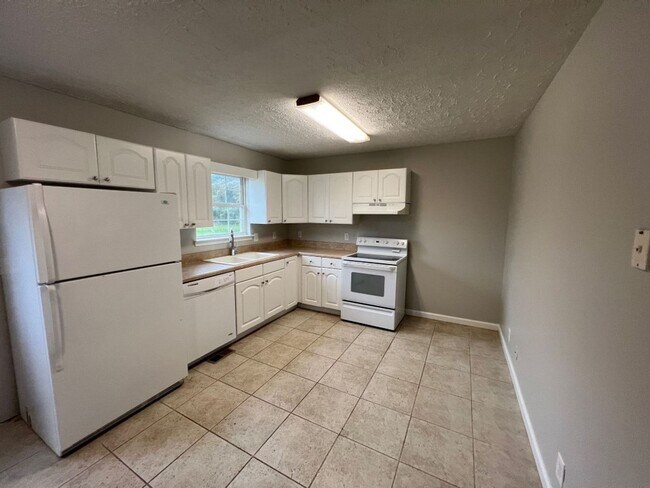 Building Photo - Private 2 Bed/1 Bath Nature Retreat, Minut...