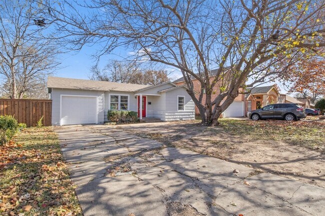 Building Photo - 320 NE 31st St