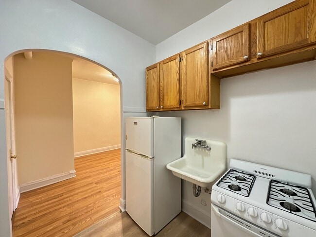 Foto del edificio - 2536 N Sawyer Ave