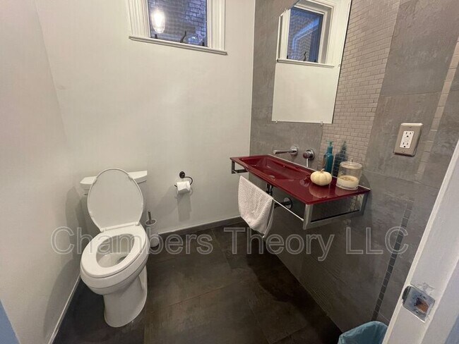 Building Photo - 1750 T St NW