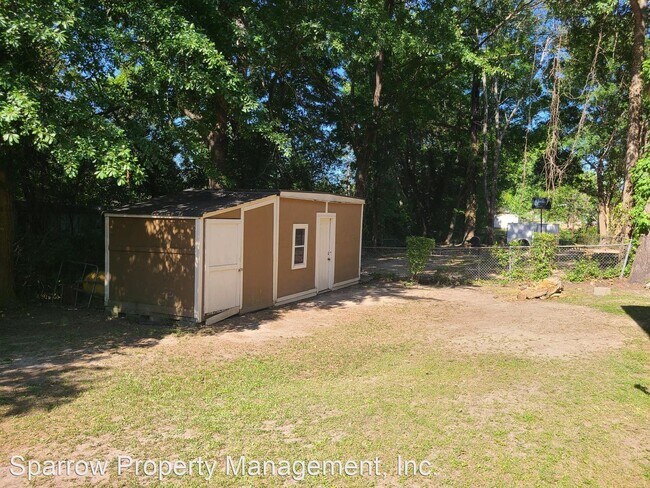 Building Photo - 3 br, 1.5 bath House - 6142 Luna Drive