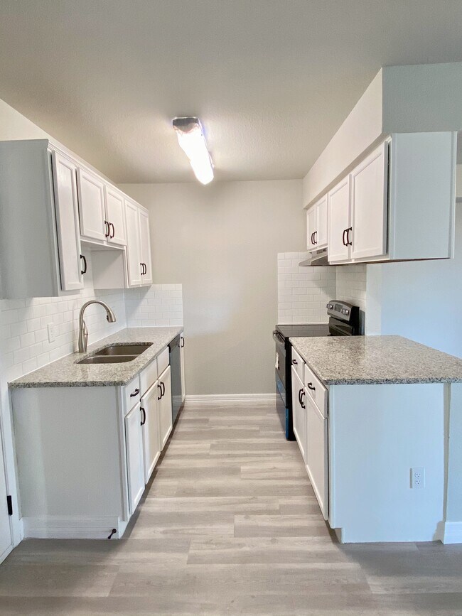 Kitchen - 8129 Julie Ave