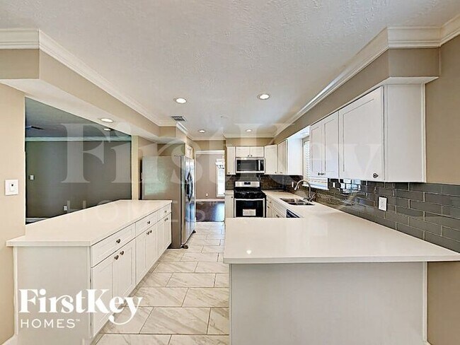 Foto del edificio - 672 Ravensworth Drive